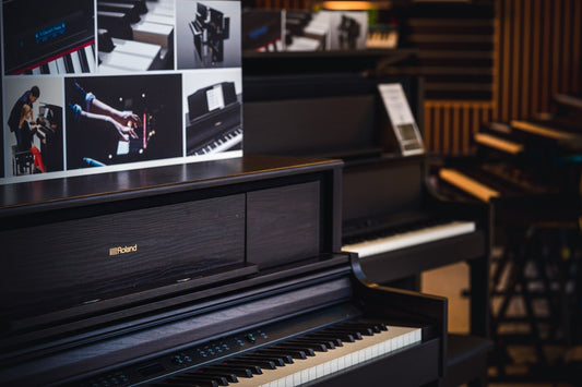 Digitalt klaver vs. akustisk klaver - hvad er forskellen?