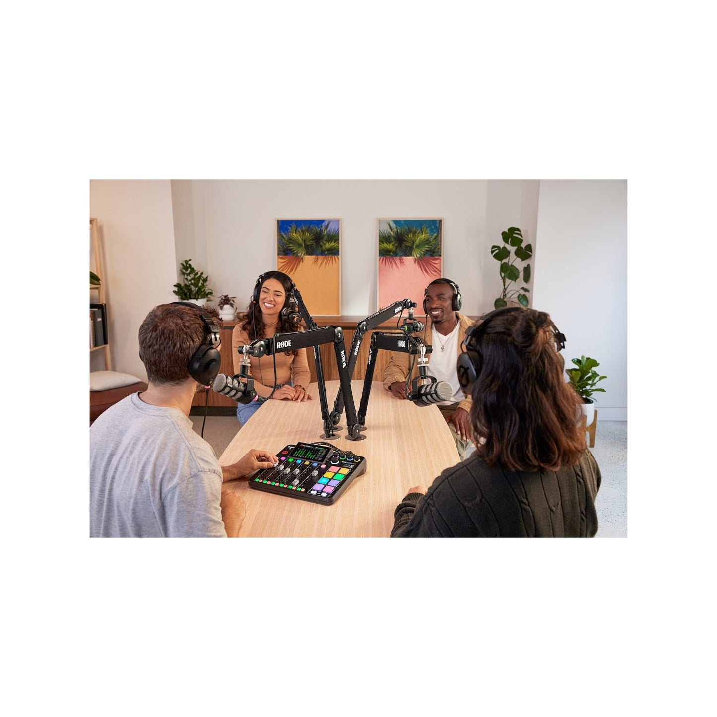 RØDE Four-person podcasting bundle