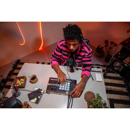 Roland Verselab MV-1